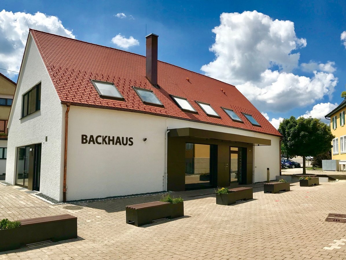 Backhaus in der Ortsmitte von Außen