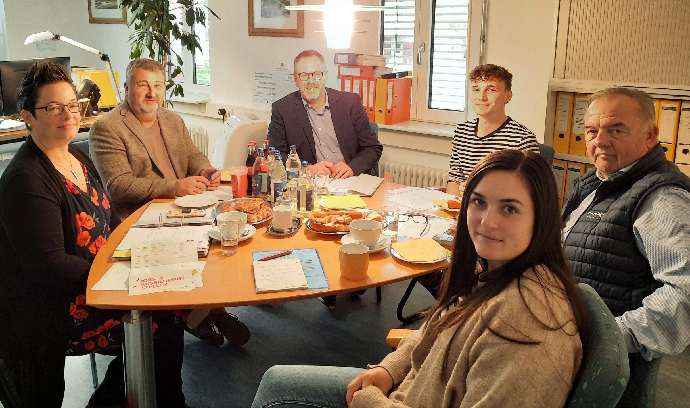 Vertreter der Gemeinden Nellingen und Merklingen sowie des Gewerbevereins sowie der Wirtschaftsvereinigung beim Gespräch über die Zukunft der Job- und Ausbildungsmesse